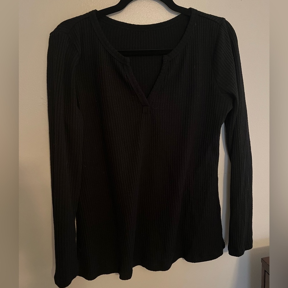 Black long sleeve waffle knit v neck top